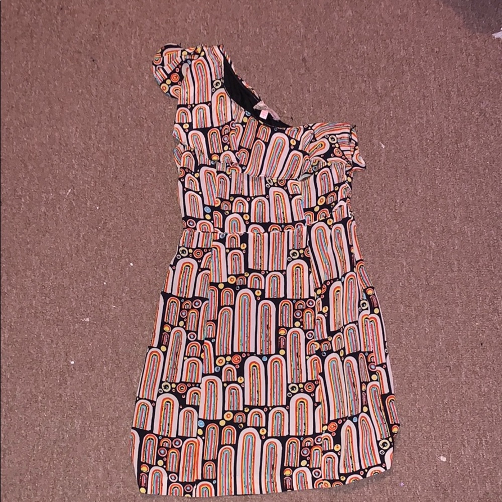 Single sleeve dress